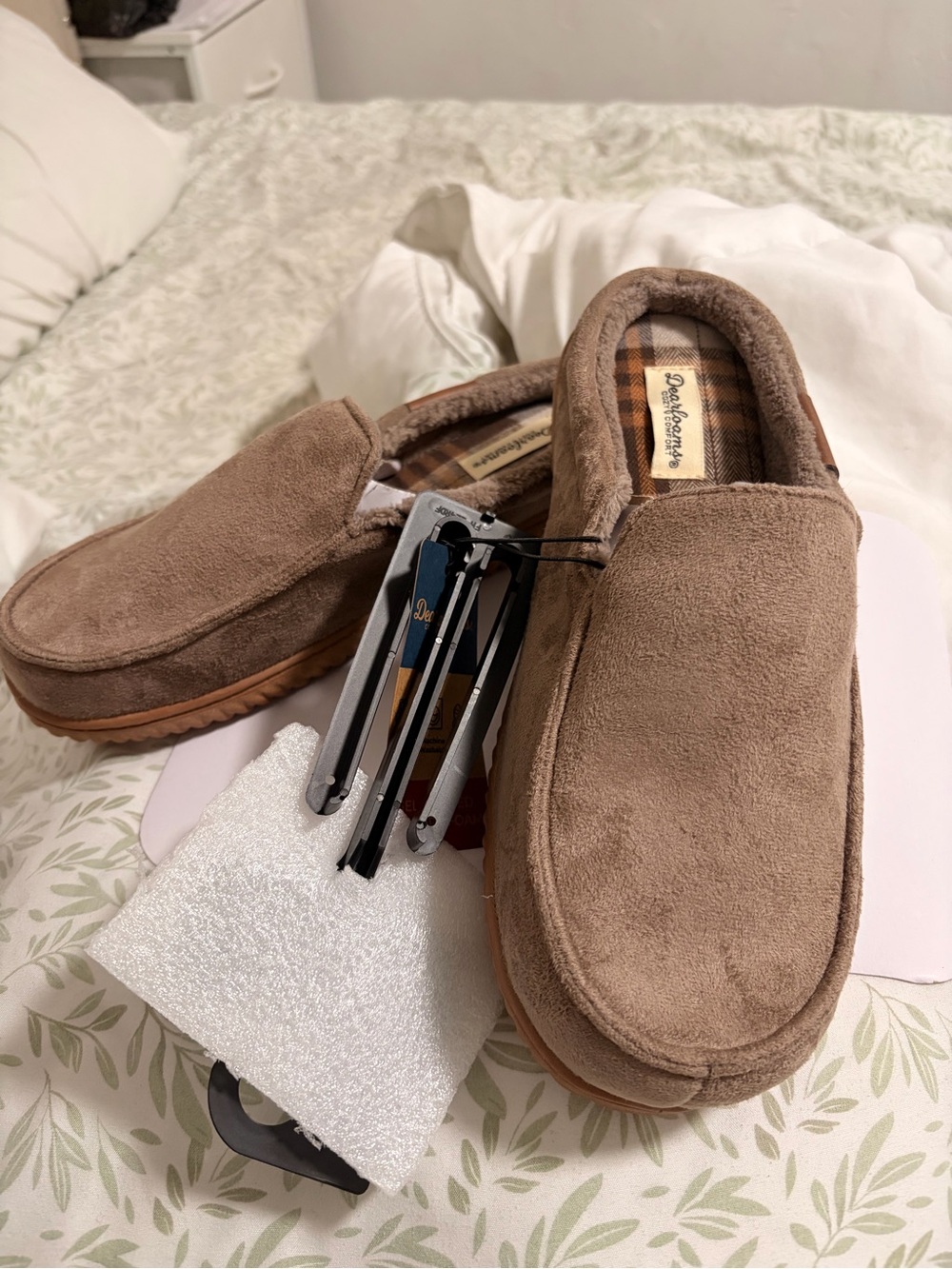 dearfoams Men’s Brown Suede Slip-On Moc Slippers